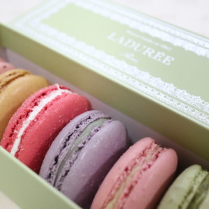 Laduree(ラデュレ)のマカロンが可愛すぎる!マカロンの値段は?アフタヌーンティーは銀座か青山?
