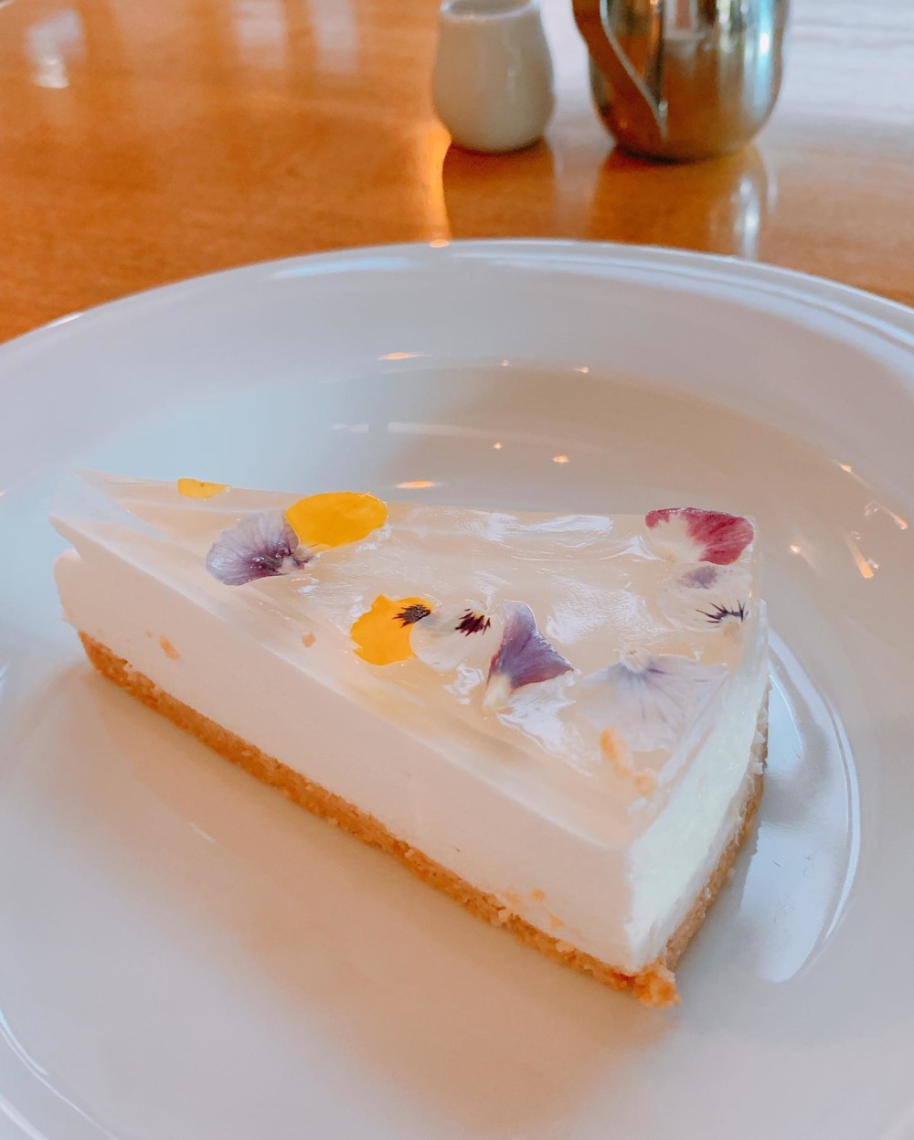 美しすぎるチーズケーキ 福岡 赤坂にあるパッパライライのハーブゼリーレアチーズケーキが美しいと評判 Sweetsvillage スイーツビレッジ