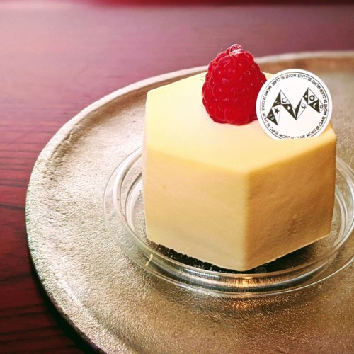 一日限定15台の幻のケーキ 最高級エシレバターを使用した バターケーキ の魅力を大公開 Sweetsvillage スイーツビレッジ