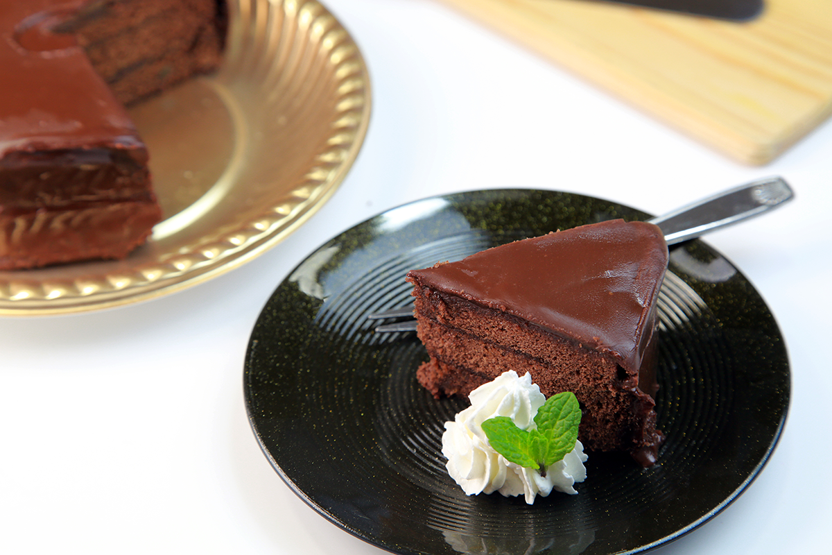 ザッハトルテとチョコレートケーキの違いは何 おすすめのお店も紹介 Sweetsvillage スイーツビレッジ