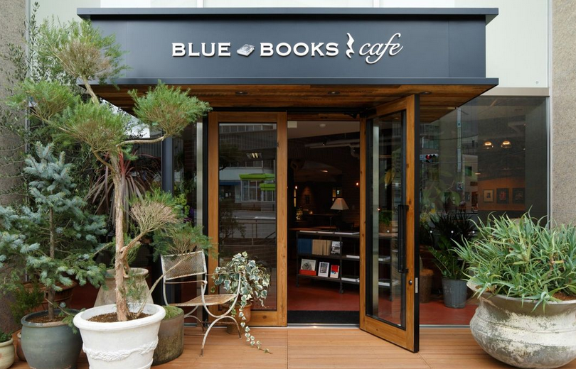 BLUE BOOKS cafe 静岡